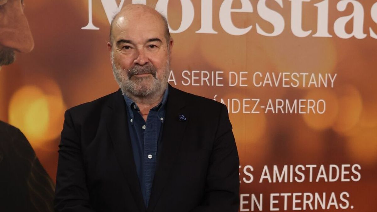 EuropaPress_4360583_antonio_resines_presentacion_nueva_serie_sentimos_molestias EuropaPress_4360583_antonio_resines_presentacion_nueva_serie_sentimos_molestias