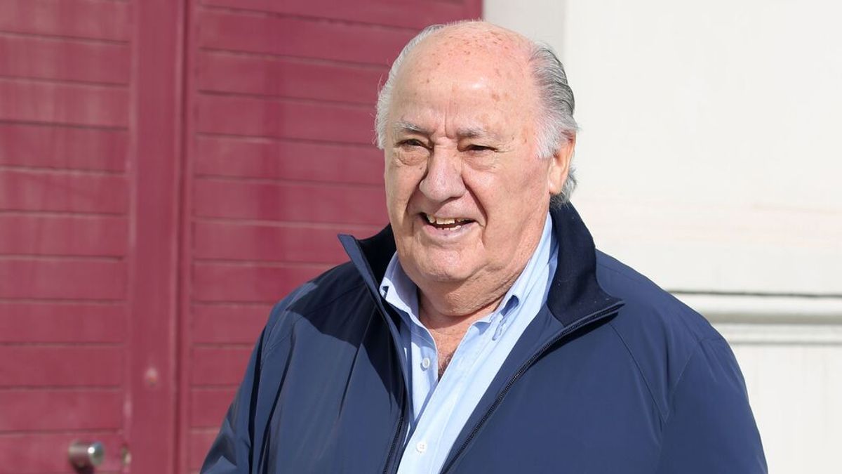 Amancio Ortega baja 12 posiciones en la lista Forbes de mayores fortunas del mundo, al puesto 23 Amancio Ortega baja 12 posiciones en la lista Forbes de mayores fortunas del mundo, al puesto 23