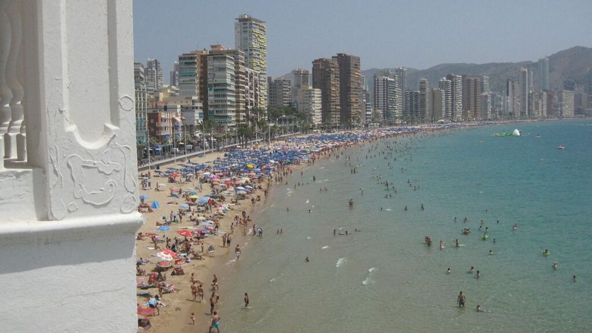 Los turistas británicos superan a los españoles en Benidorm tras dos años de pandemia Los turistas británicos superan a los españoles en Benidorm tras dos años de pandemia