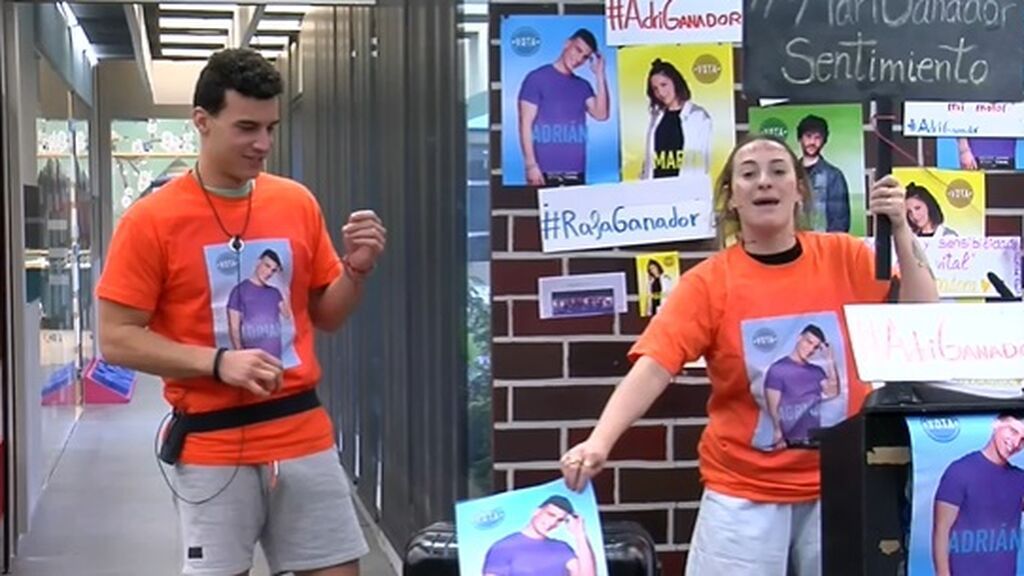 Cora y Adri en la campaña