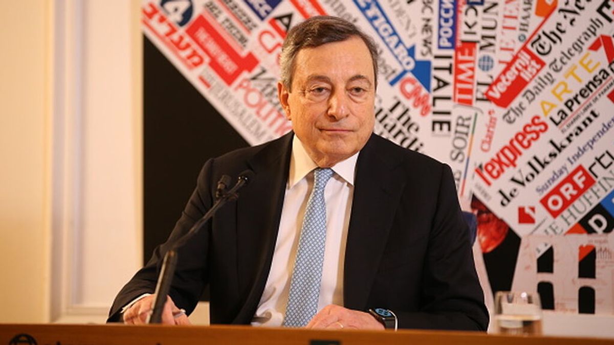 Italia expulsa a 30 diplomáticos rusos y Francia anuncia más sanciones contra Rusia Italia expulsa a 30 diplomáticos rusos y Francia anuncia más sanciones contra Rusia