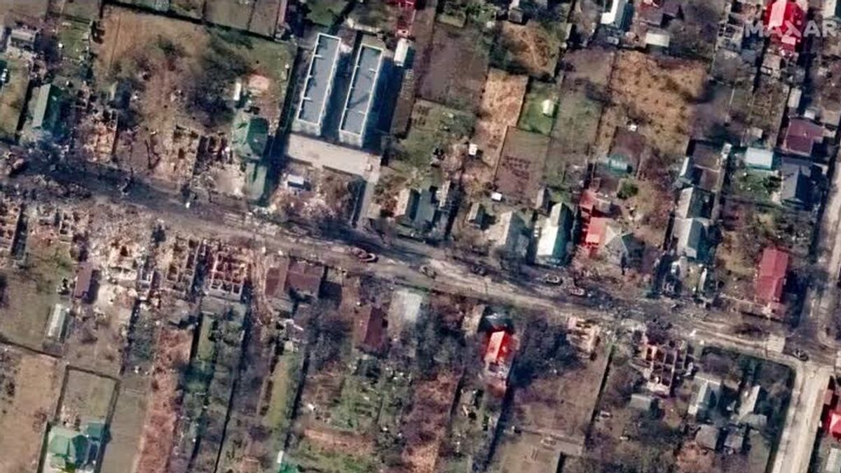 Imágenes de satélite muestran cadáveres en las calles de Bucha antes de la retirada rusa Imágenes de satélite muestran cadáveres en las calles de Bucha antes de la retirada rusa