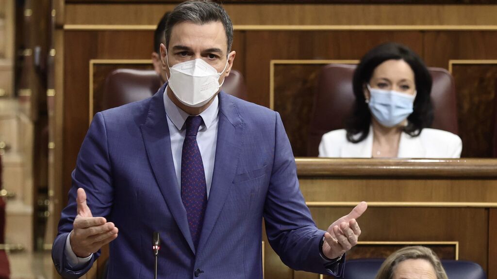 Sánchez pide al PP que no estorbe y Gamarra le insta a "copiar" las propuestas de Feijóo