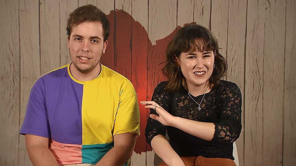 Andrea, a Omar: “¿Tocas el trombón en la ducha?”