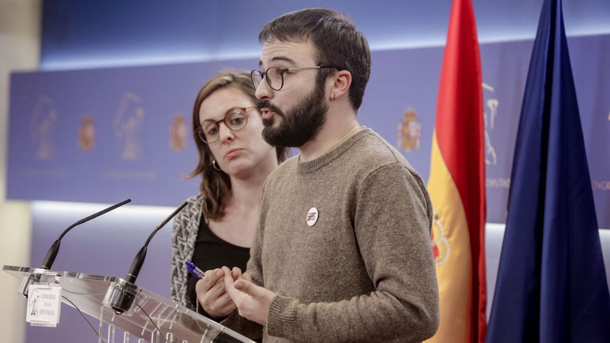 La CUP justifica su negativa a aplaudir a Zelenski al que acusa de ilegalizar partidos y tolerar a neonazis La CUP justifica su negativa a aplaudir a Zelenski al que acusa de ilegalizar partidos y tolerar a neonazis