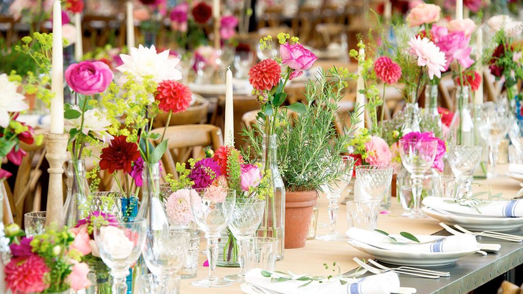¿Qué es lo primero que se prepara en una boda de primavera? Desde la elección de la decoración floral hasta el lugar donde darse el 'sí, quiero'.