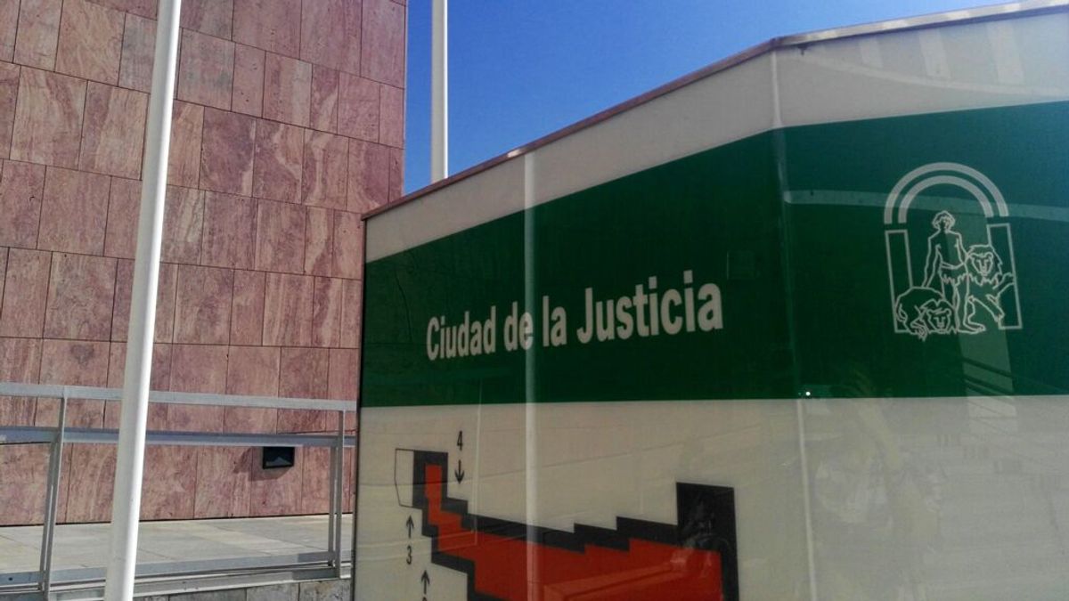 TSJA ordena repetir el juicio contra dos jugadores de fútbol por intentar matar a otro tras un partido en Málaga TSJA ordena repetir el juicio contra dos jugadores de fútbol por intentar matar a otro tras un partido en Málaga