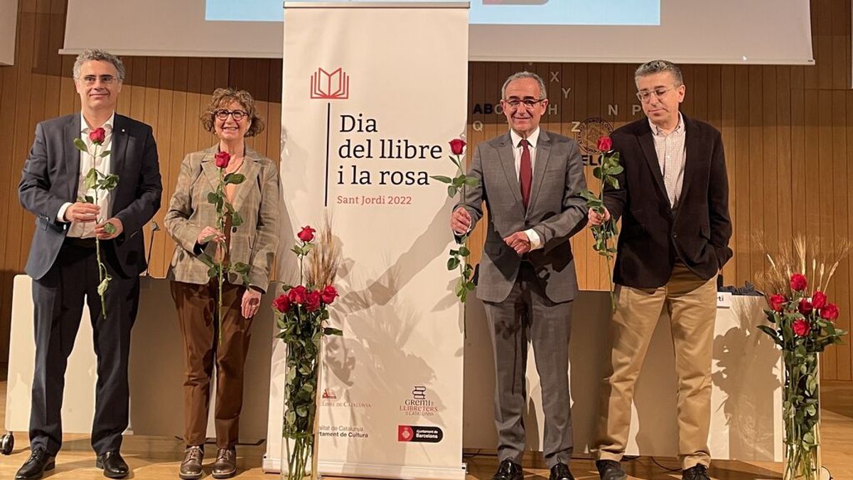 La Cambra del Llibre prevé uno de los Sant Jordi "más relevantes" con 300 paradas en Barcelona La Cambra del Llibre prevé uno de los Sant Jordi "más relevantes" con 300 paradas en Barcelona