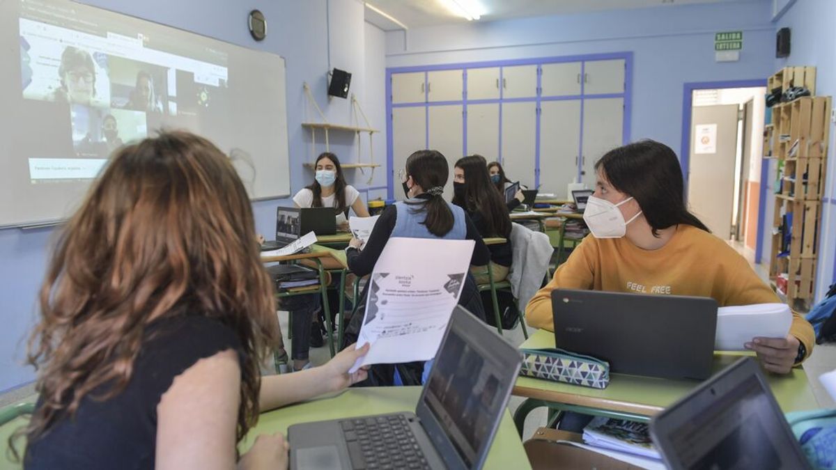 Varias alumnas de una ikastola Varias alumnas de una ikastola