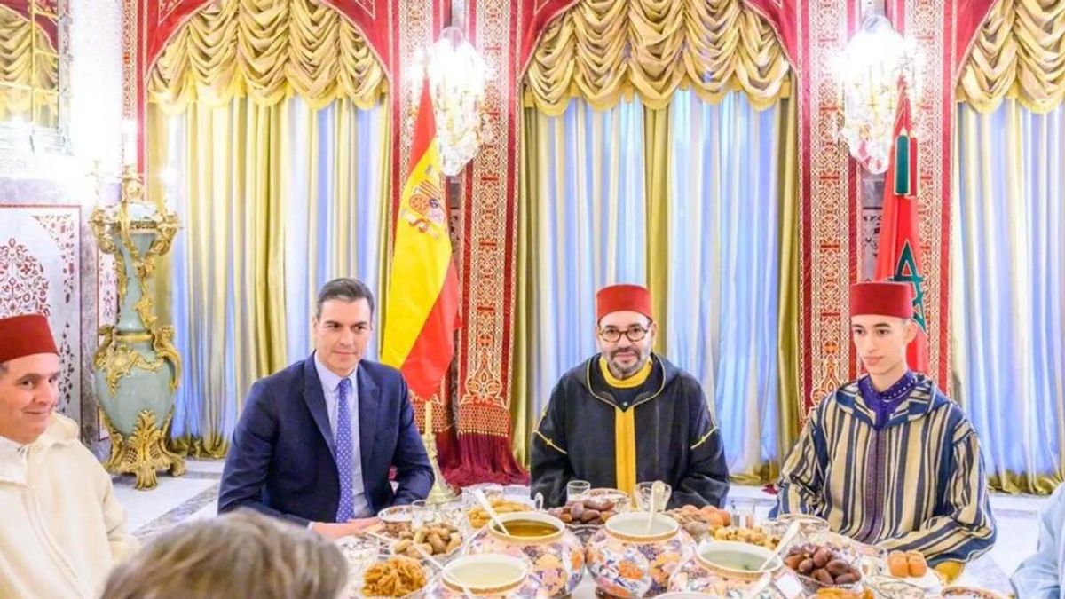 Marruecos coloca al revés la bandera española durante la cena de Mohamed VI y Pedro Sánchez: qué significa