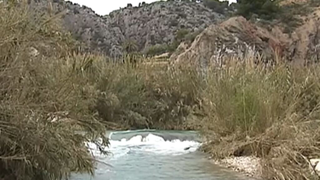 Mueren dos senderistas en Alicante tras caer por un barranco al río Algar