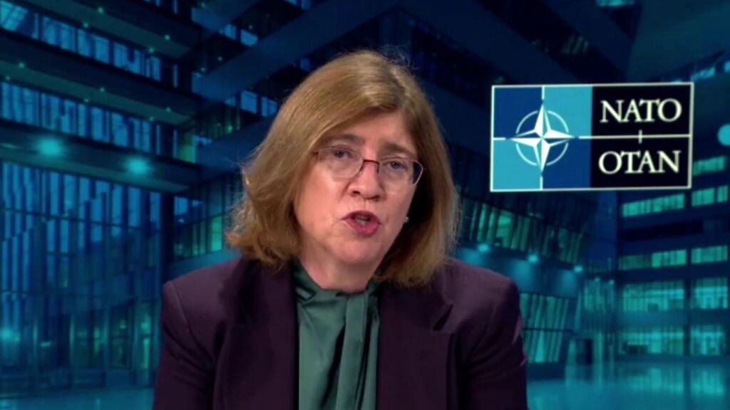 Carmen Romero, vicesecretaria general en diplomacia de la OTAN responde a las claves de la guerra de Ucrania: "Mantener la paz es nuestra prioridad"
