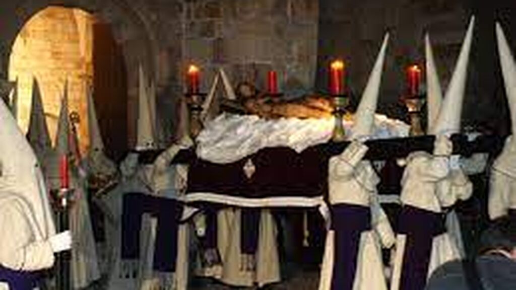 El Yacente  wikimedia