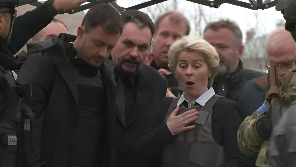 La reacción de Ursula von der Leyen y Borrell al ver las fosas comunes de la matanza de Bucha
