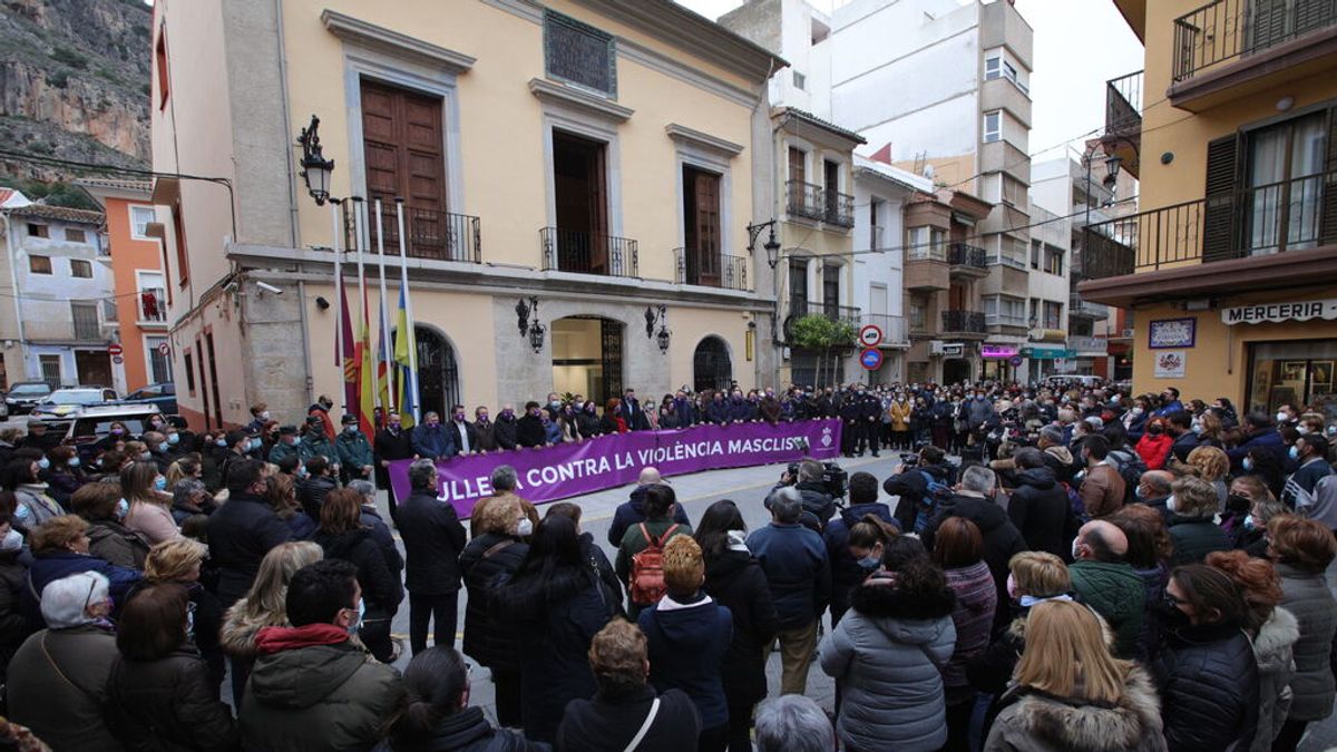 La madre del menor asesinado por su padre en Sueca, "muerta en vida": "Posiblemente no levante la cabeza"