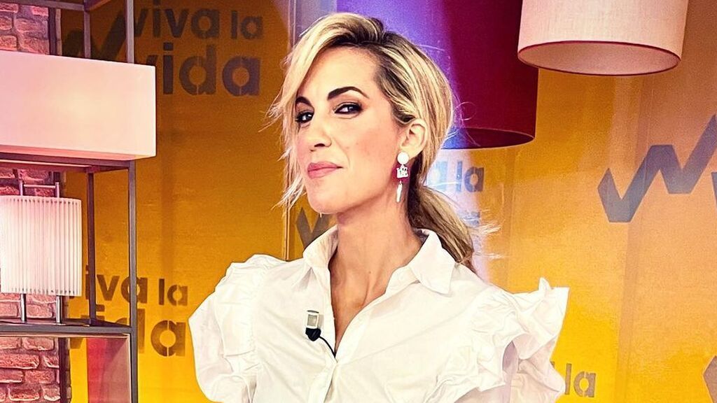 Fue Miss y es una de las voces más características de Telecinco: así es Elia Gonzalo detrás de las cámaras