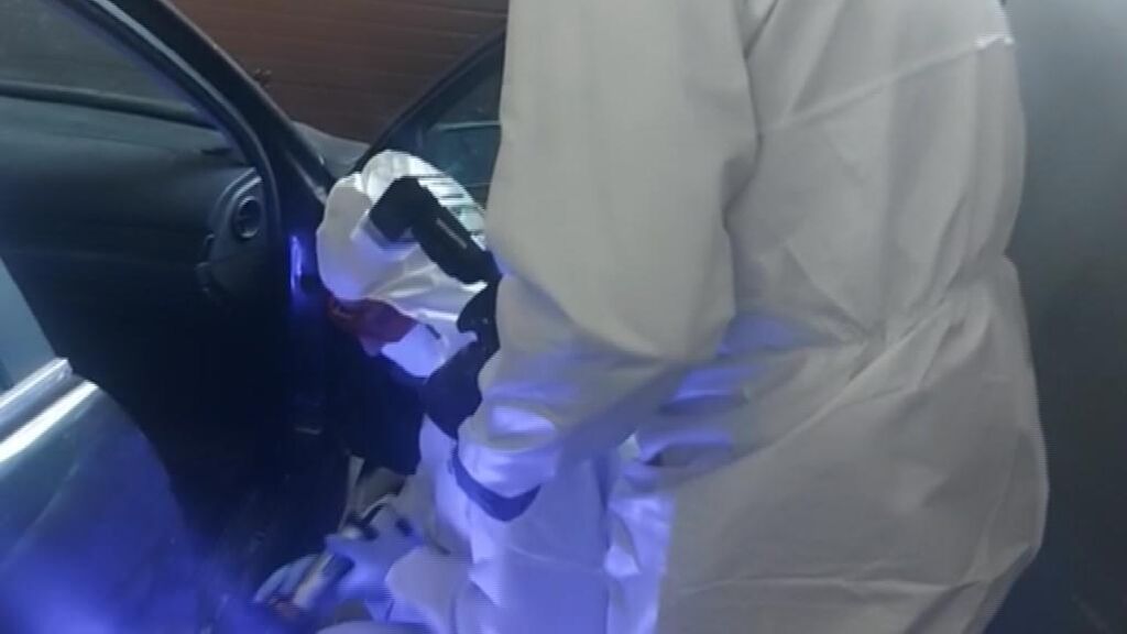 Analizan el coche y la ropa que llevaba Óscar la noche que desapareció Esther López