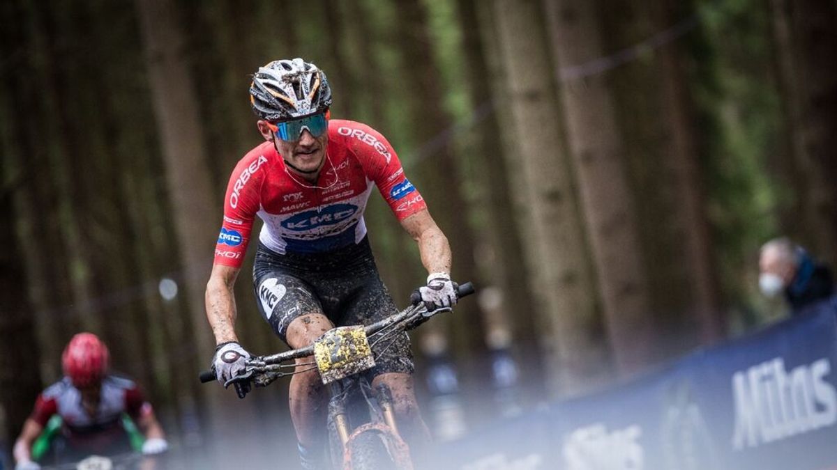 El ciclista neerlandés Milan Vader, en coma inducido tras su caída en la Vuelta al País Vasco