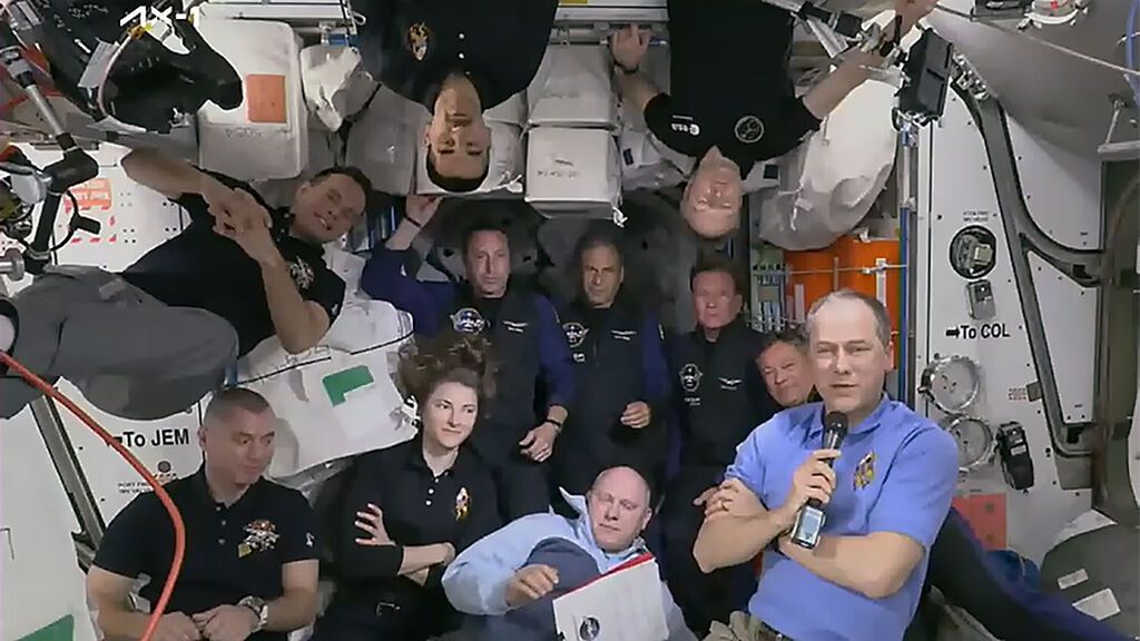 La tripulación de 11 personas a bordo de la ISS