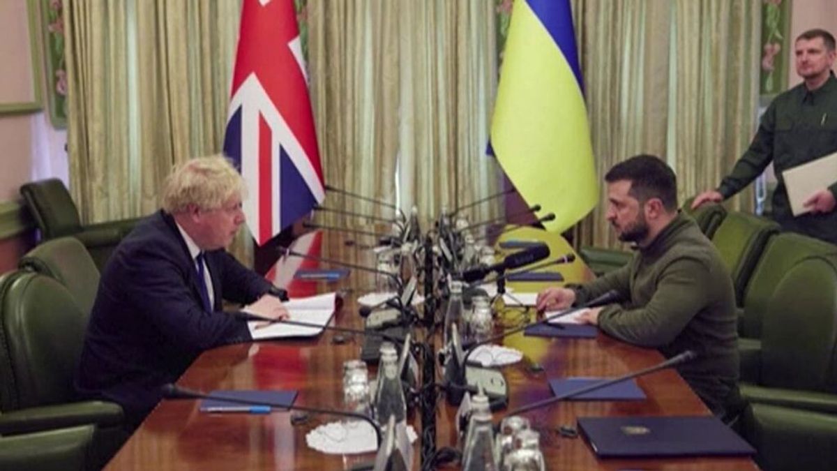 Última hora de la guerra en Ucrania: Boris Johnson realiza una visita sorpresa a Kiev para reunirse con Zelenski