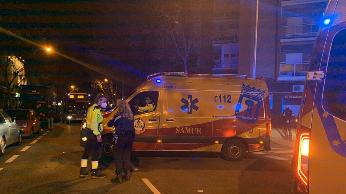 Un conductor se da a la fuga tras atropellar a tres jóvenes en La Latina, Madrid