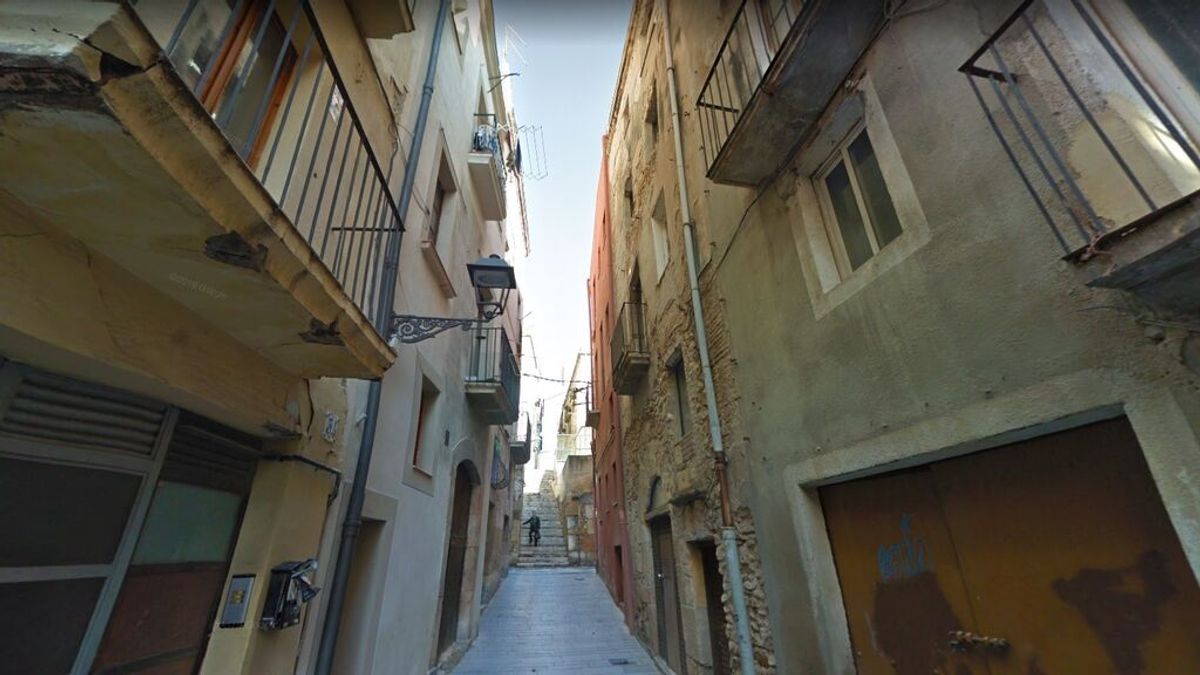 Un hombre se tira por el patio interior de su domicilio tras agredir a su pareja sentimental Un hombre se tira por el patio interior de su domicilio tras agredir a su pareja sentimental