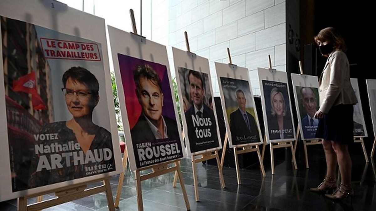 Francia: se abren las urnas para elegir presidente entre doce canditados Francia: se abren las urnas para elegir presidente entre doce canditados