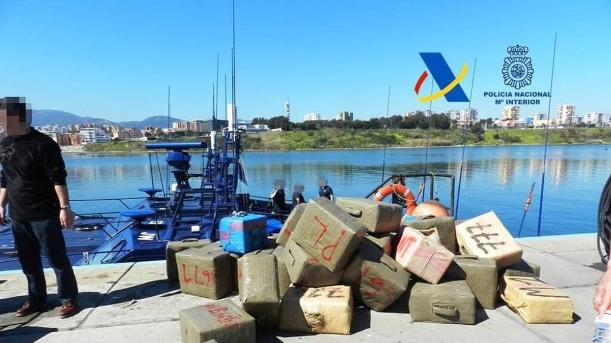 Fuga de agentes en las comisarías del Campo de Gibraltar por la presión del narcotráfico Fuga de agentes en las comisarías del Campo de Gibraltar por la presión del narcotráfico