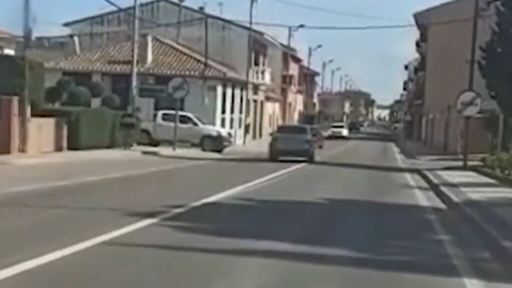 El vídeo de los bandazos de un coche en Zaragoza varios kilómetros: así acabó y pudo ser peor
