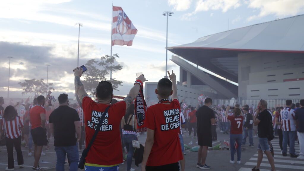 La UEFA ordena el cierre parcial del Wanda Metropolitano por los incidentes en Manchester