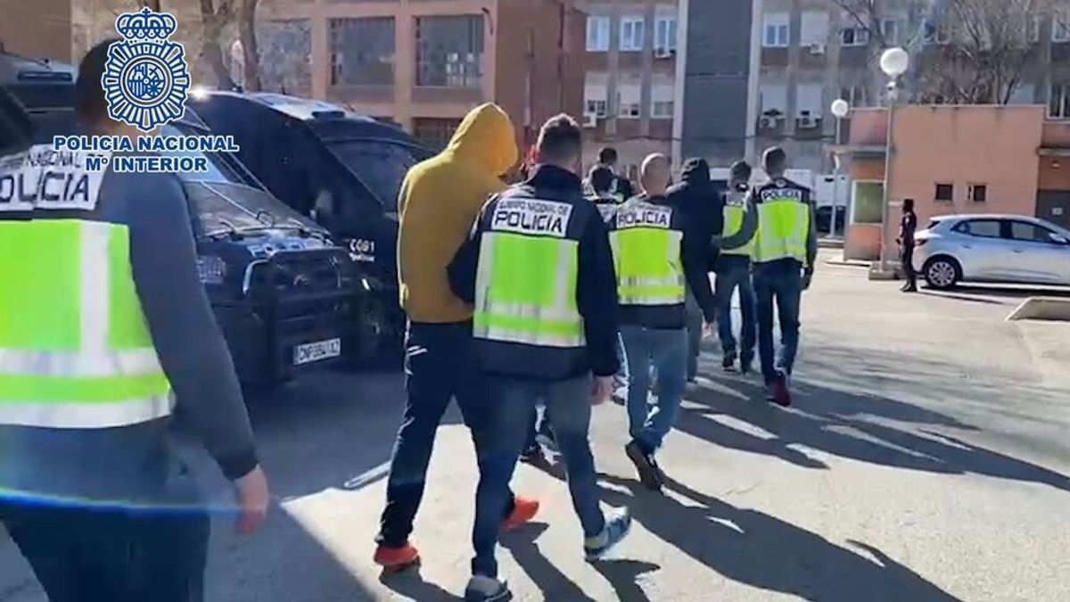 Detenidos ocho integrantes de los Trinitarios por agredir a dos jóvenes en el Metro de Madrid Detenidos ocho integrantes de los Trinitarios por agredir a dos jóvenes en el Metro de Madrid