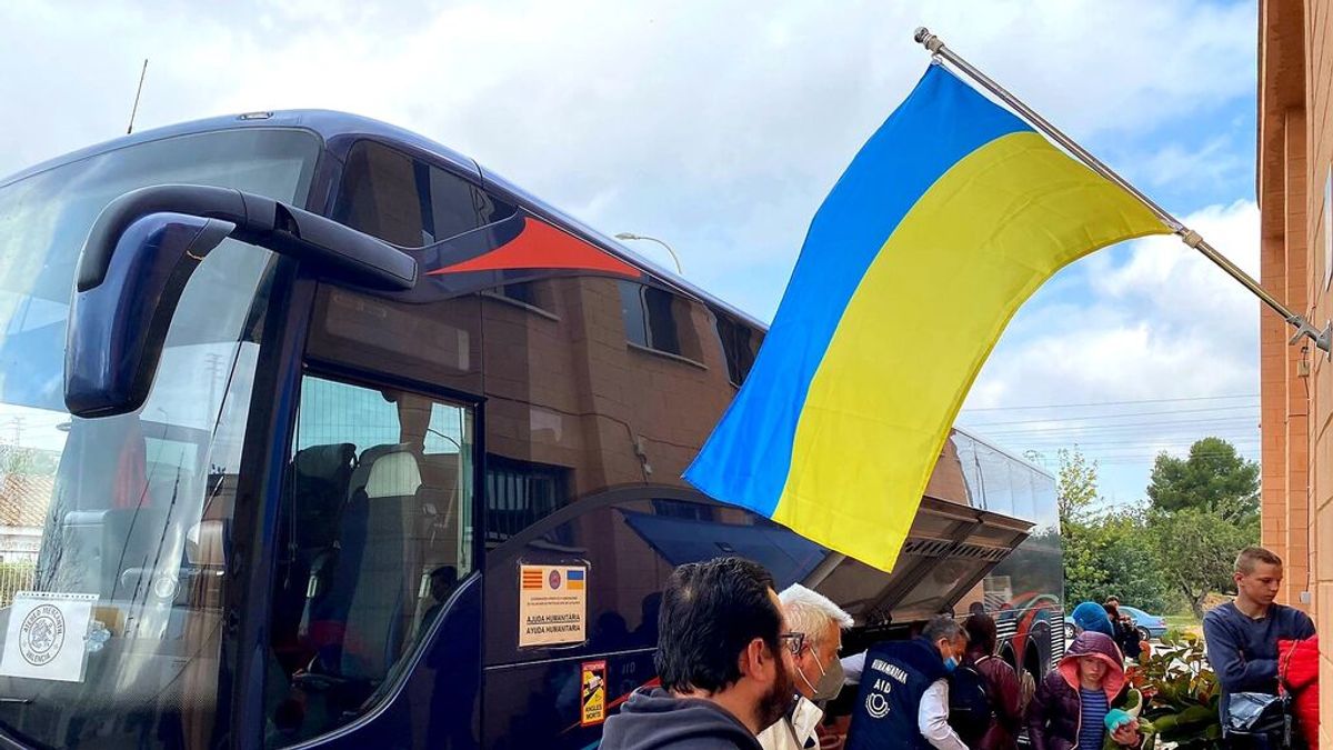 Llega a Paterna un autobús con 50 refugiados ucranianos y Alicante espera otro Llega a Paterna un autobús con 50 refugiados ucranianos y Alicante espera otro