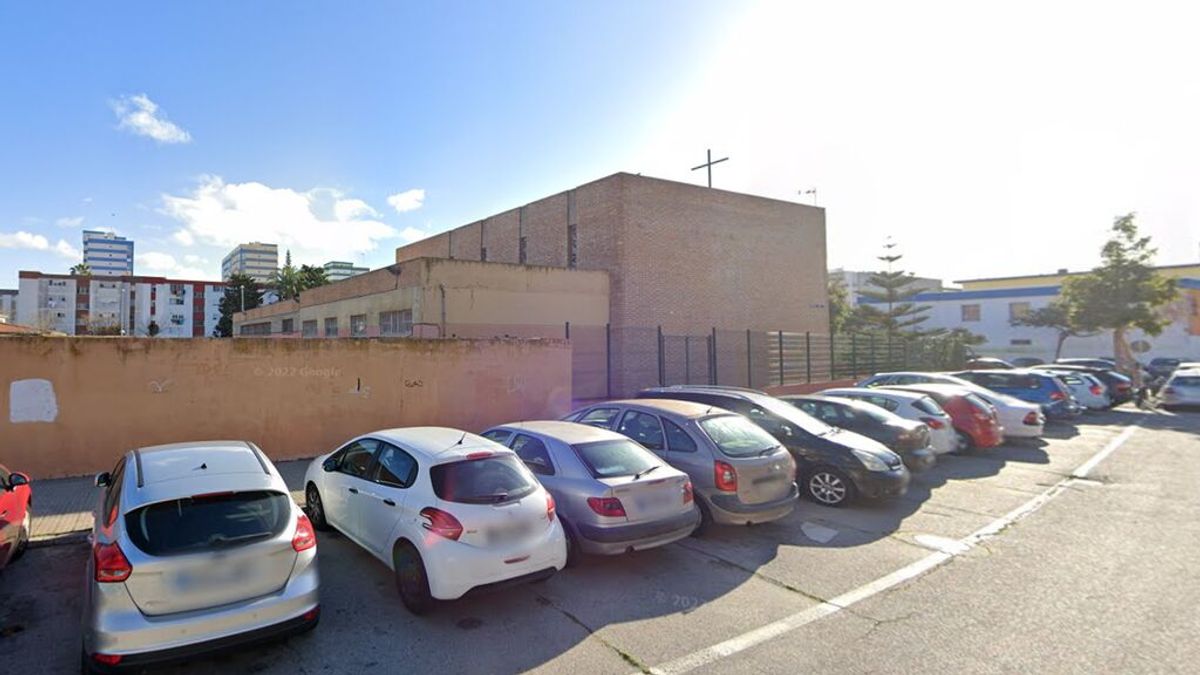 El párroco de San Vicente de Paúl consigue retener de madrugada al ladrón que entró en la iglesia gaditana El párroco de San Vicente de Paúl consigue retener de madrugada al ladrón que entró en la iglesia gaditana
