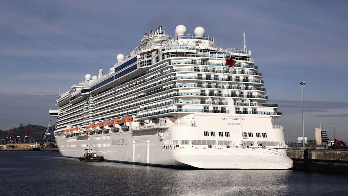 El Puerto de Bilbao inicia la temporada de cruceros 2022 con más de 70 escalas de barcos El Puerto de Bilbao inicia la temporada de cruceros 2022 con más de 70 escalas de barcos