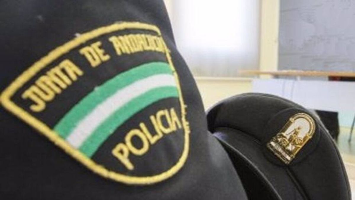 Detenido por abandonar a su hijo de 15 años con parálisis cerebral en Málaga Detenido por abandonar a su hijo de 15 años con parálisis cerebral en Málaga