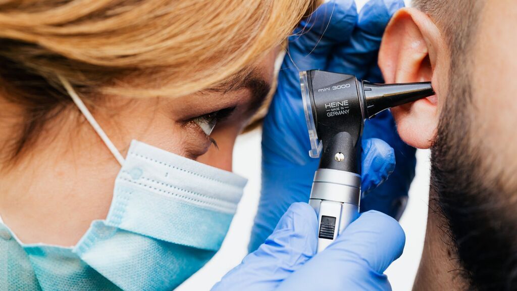 El zumbido que no cesa: tinnitus o acúfenos y los alimentos que pueden potenciarlos