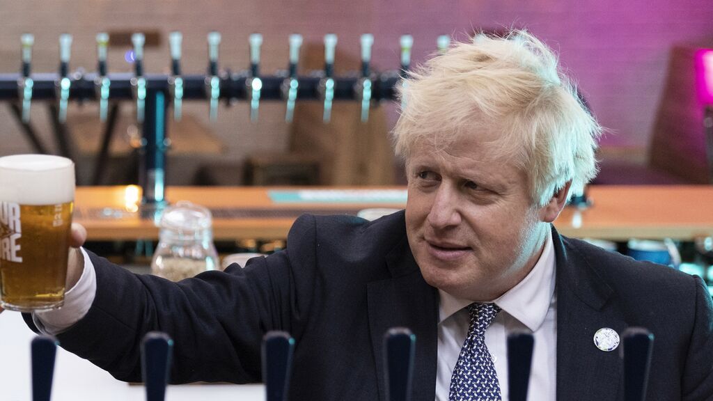 Multa a Boris Johnson por las fiestas en Downing Street en pleno confinamiento