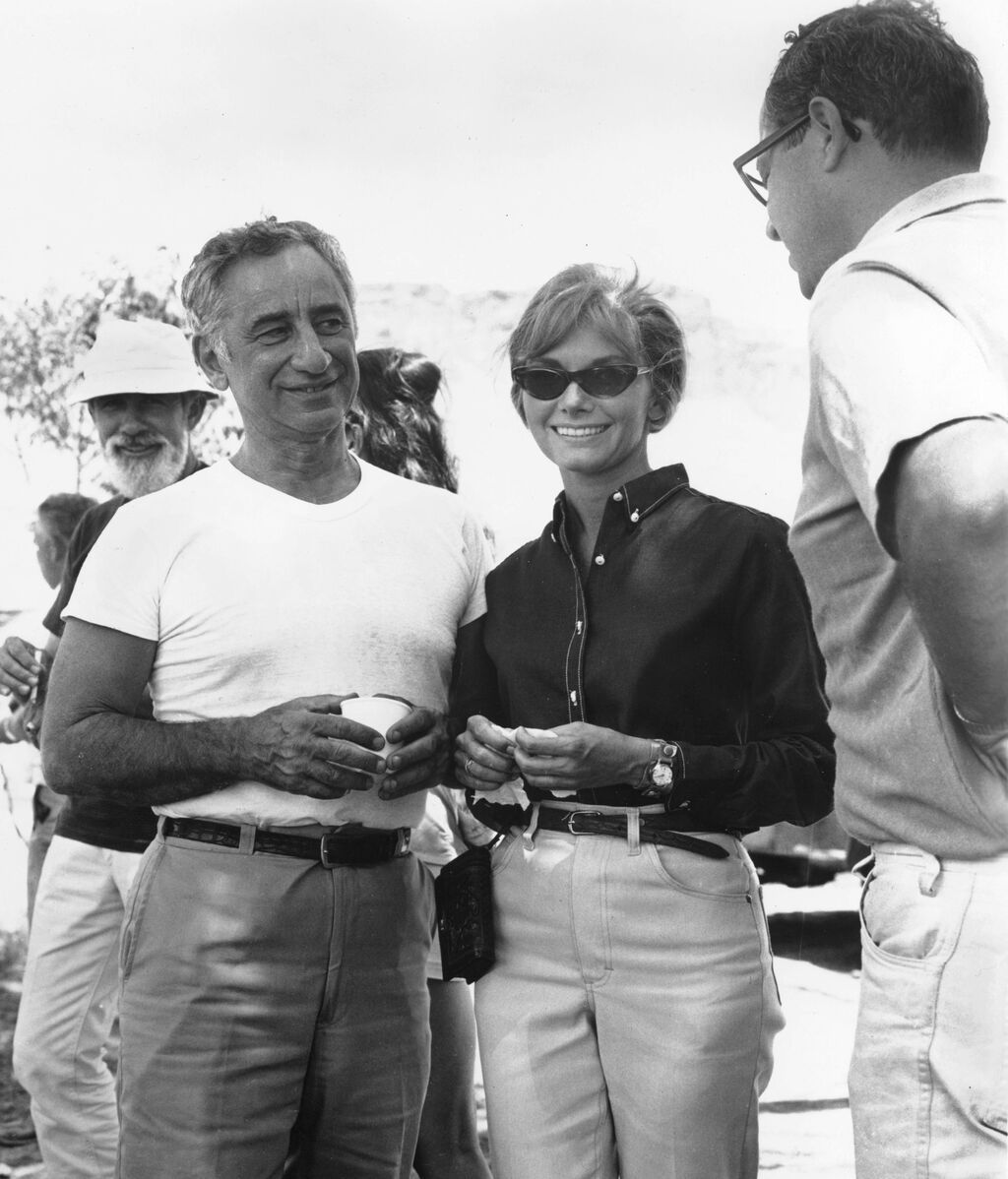 Elia Kazan junto a su esposa Barbara Loden.