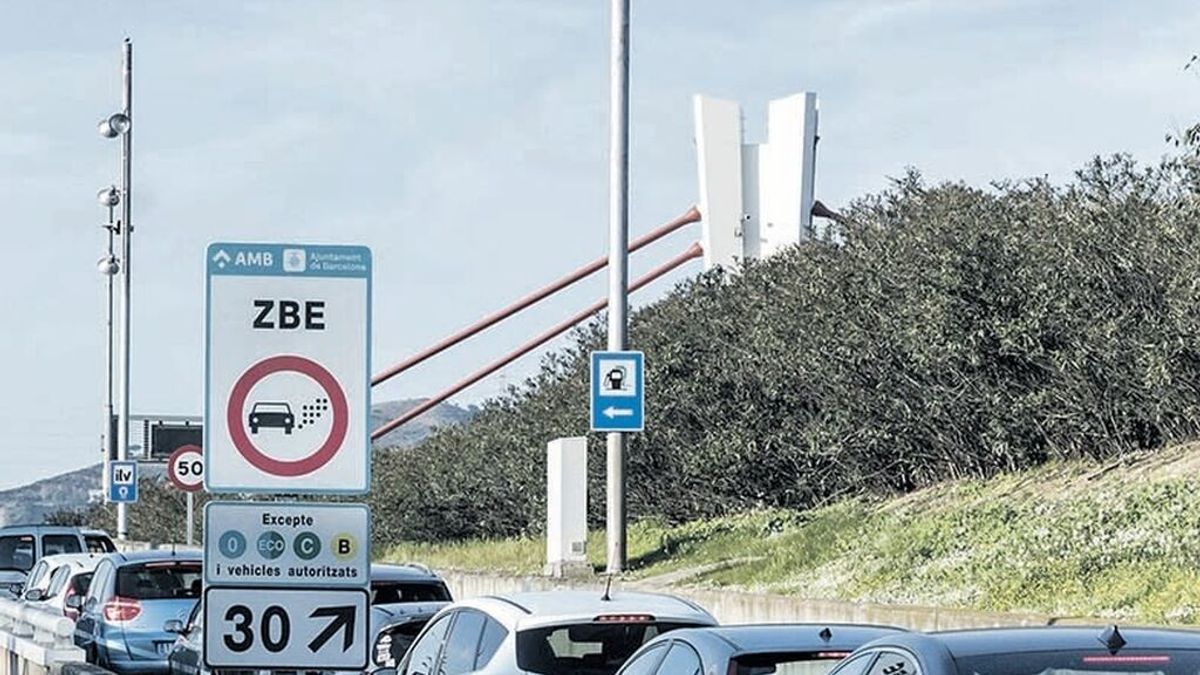 Sant Cugat reduce un 11,8 % el CO2 en los primeros meses con Zona de Bajas Emisiones Sant Cugat reduce un 11,8 % el CO2 en los primeros meses con Zona de Bajas Emisiones