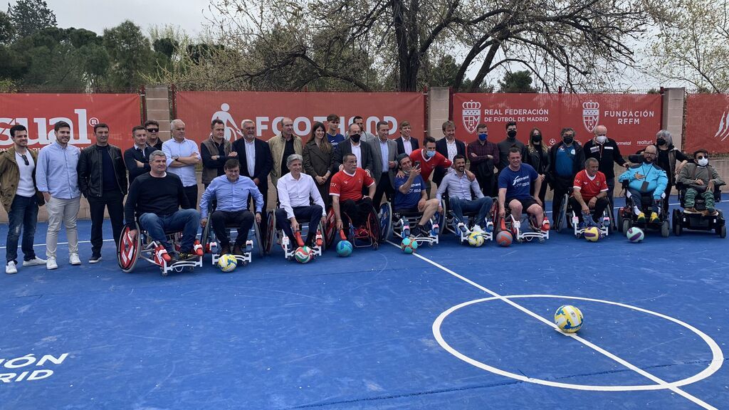 'Foothand' llega a Madrid: la primera escuela de fútbol en silla de ruedas