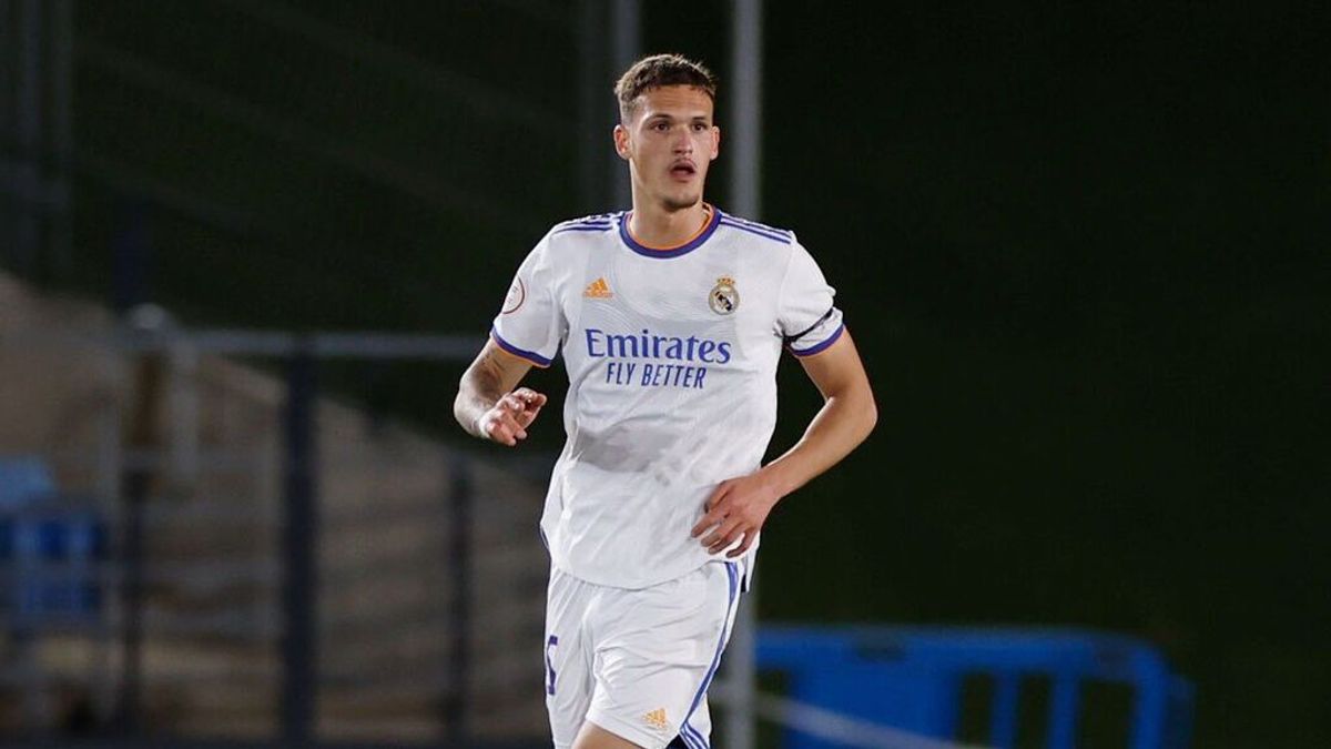 ¿Quién es Rafa Marín, el central del Castilla que convoca Ancelotti contra el Chelsea? ¿Quién es Rafa Marín, el central del Castilla que convoca Ancelotti contra el Chelsea?