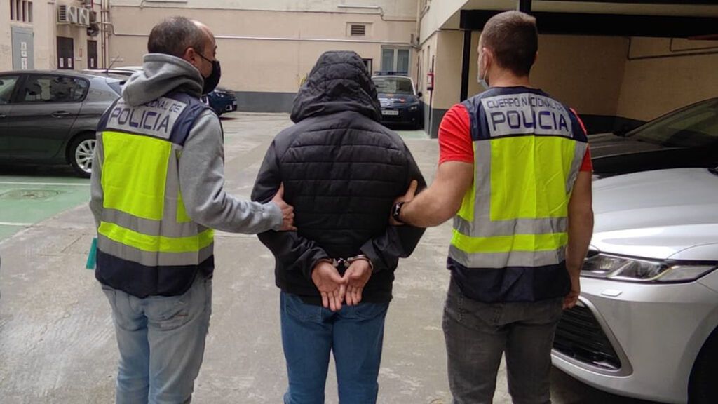 Detienen a un hombre en busca y captura por abusar de dos niños presuntamente