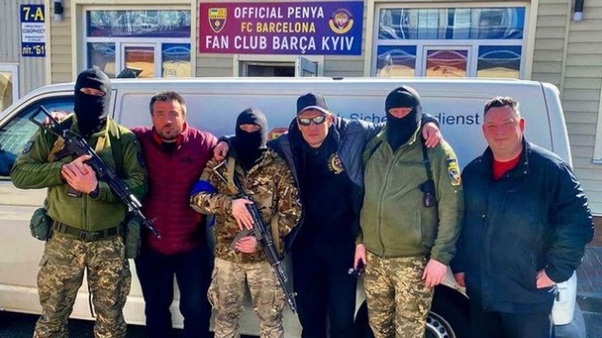 'Los Leopardos', los hinchas del Barça en Kiev que luchan en la guerra de Ucrania contra Rusia