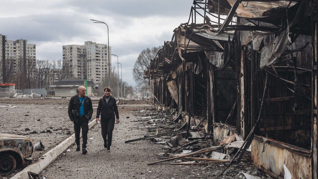 Rusia vuelve a emplear bombas racimo contra la población civil en Jarkov