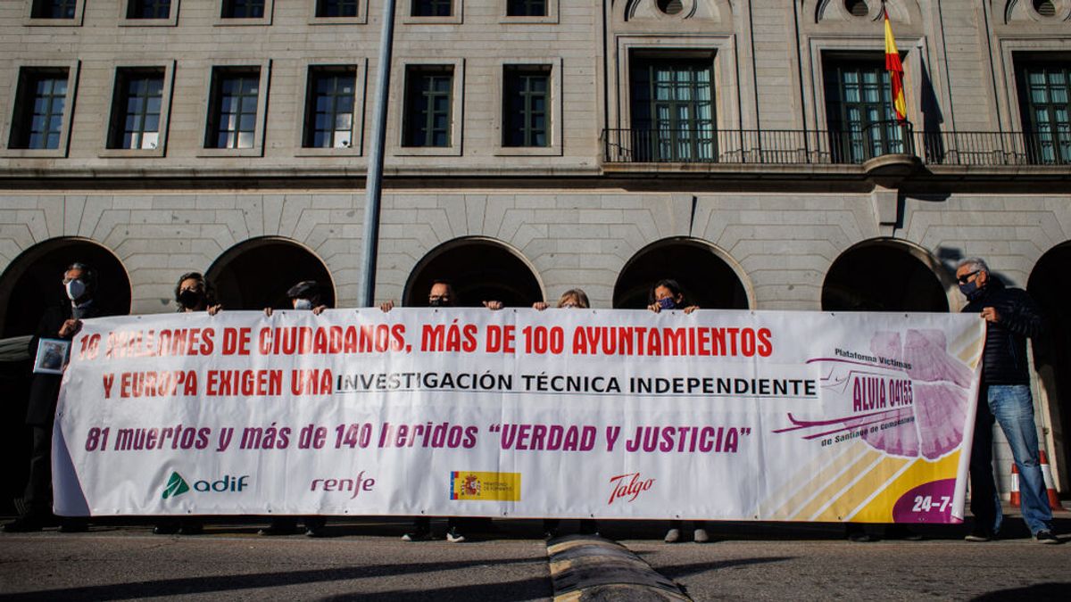 Las víctimas del Alvia critican el retraso del juicio: “Una justicia lenta no es justicia” Las víctimas del Alvia critican el retraso del juicio: “Una justicia lenta no es justicia”