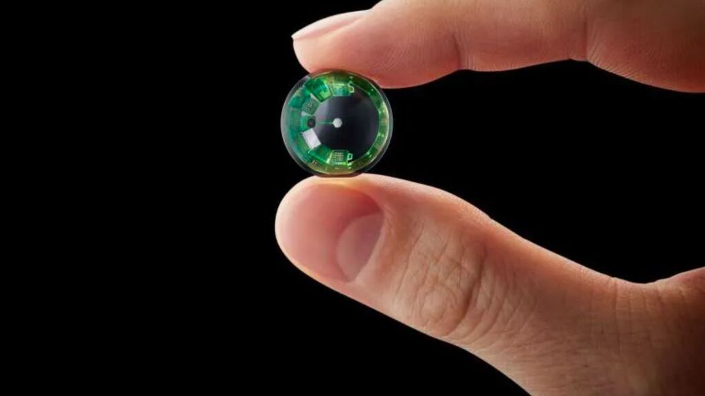 Así son las lentillas inteligentes con realidad aumentada que sustituirán a los móviles