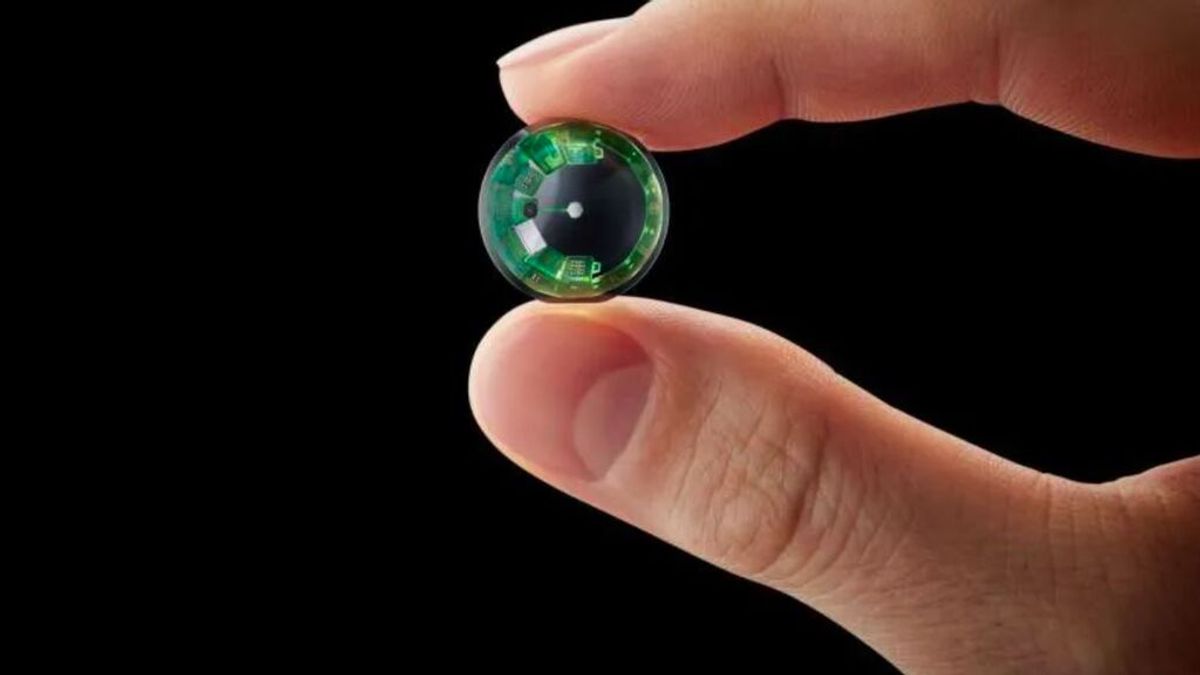 Así son las lentillas inteligentes con realidad aumentada que sustituirán a los móviles