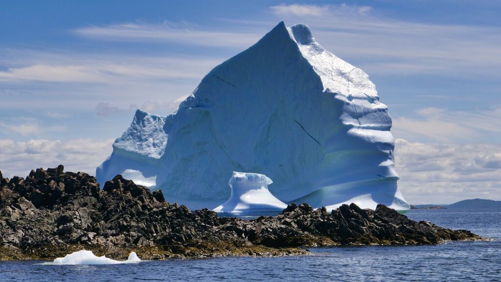 "Iceberg Alley": este es el mejor lugar del mundo para ver bloques de hielo de cerca en primavera