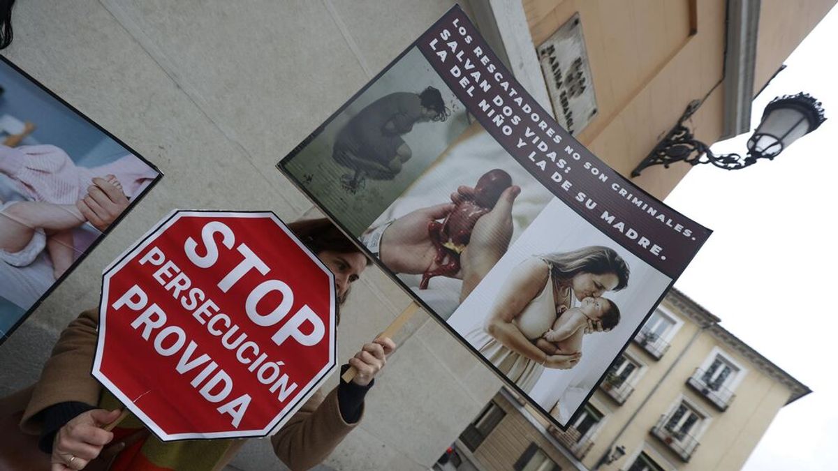 Las penas de cárcel para quienes hostiguen a las mujeres que quieren abortar entran en vigor este jueves Las penas de cárcel para quienes hostiguen a las mujeres que quieren abortar entran en vigor este jueves