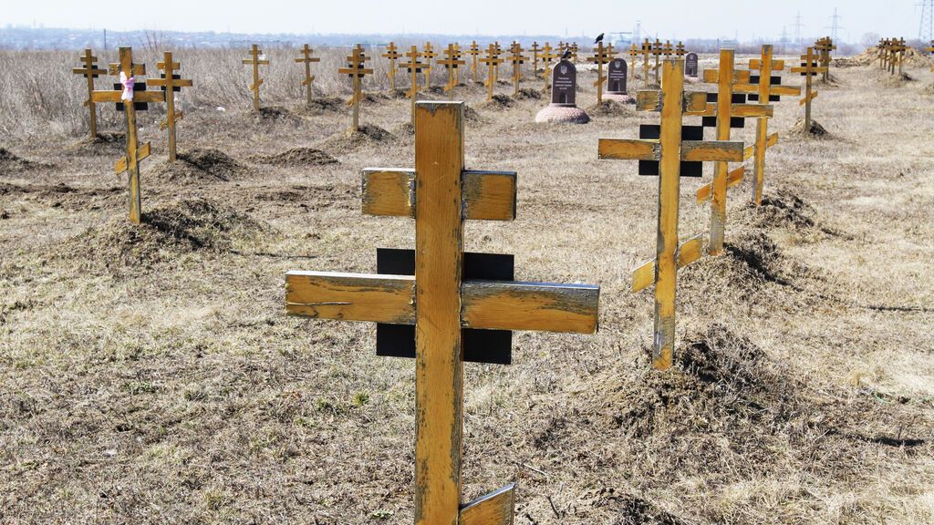 EuropaPress_4339409_march_23_2022_dnipro_ukraine_dnipro_ukraine_march_23_2022_fresh_graves_of